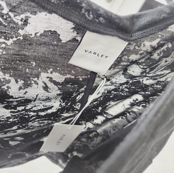 VARLEY ALMO TEE - BLACK SHEER Size Small Nwt - Picture 8 of 8